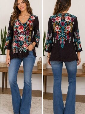 Johnny Was Black Embroidered Floral Tunic Top 🦋 💐